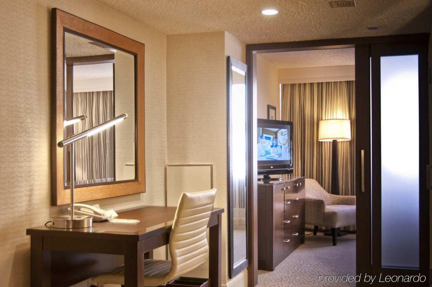 Doubletree By Hilton Washington Dc - Crystal City Arlington Room photo